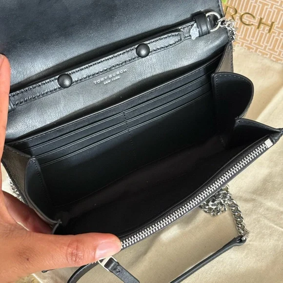 New Tory Burch WILLA QUILTED NYLONCHAIN WALLET Black - Picture 5 of 11